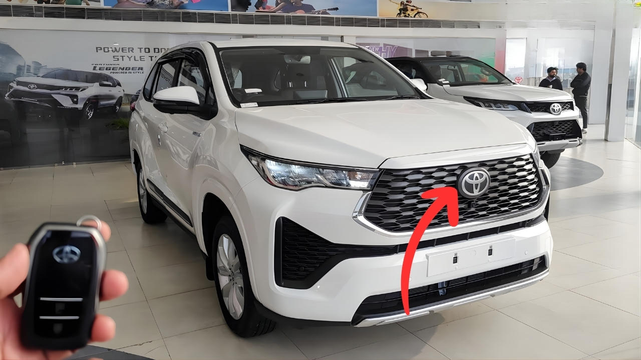 Toyota Innova Hycross